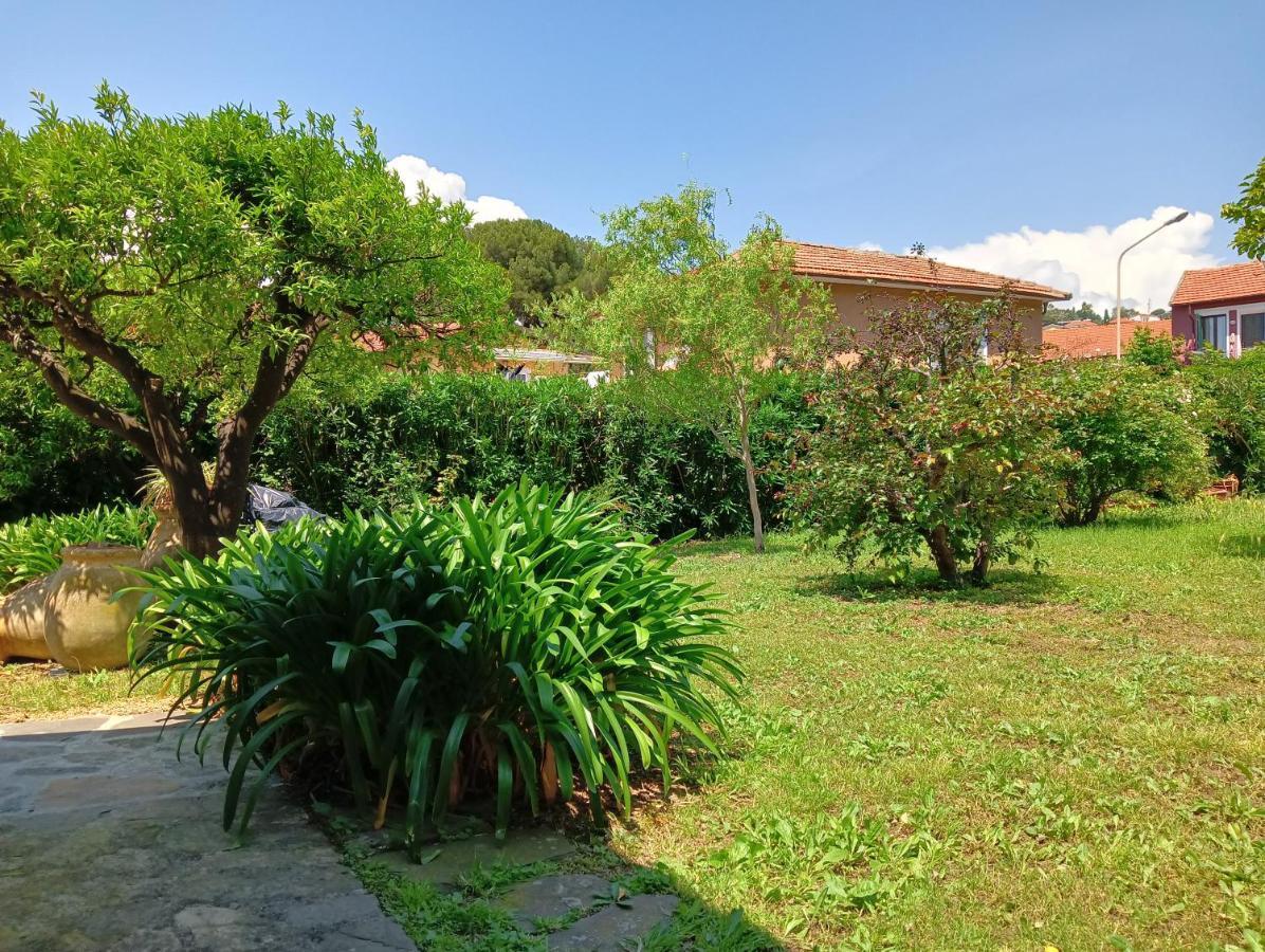 Villetta Con Giardino A Due Passi Dal Mare 임페리아 외부 사진
