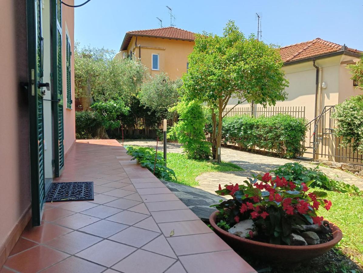 Villetta Con Giardino A Due Passi Dal Mare 임페리아 외부 사진